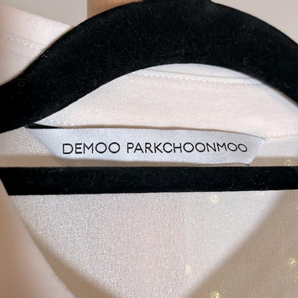 💙Demoo Parkchoonmoo L/XL Ivory button down.Slight Dolman sleeve. Pleated back. - Picture 3 of 7